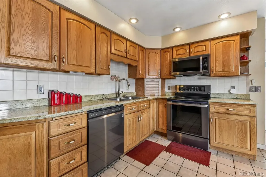 5065 Uvalda Street Denver CO 80239