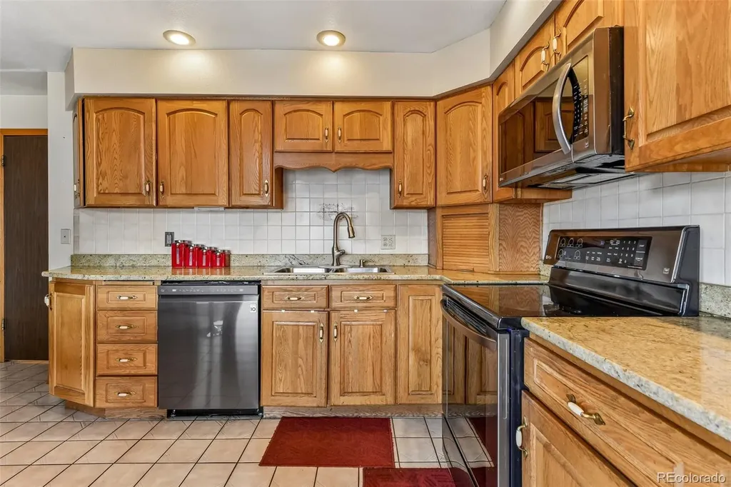 5065 Uvalda Street Denver CO 80239
