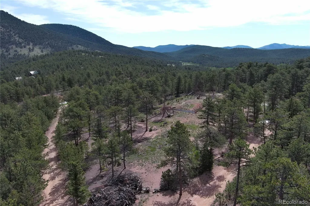 16 Kittle Court Lyons CO 80540