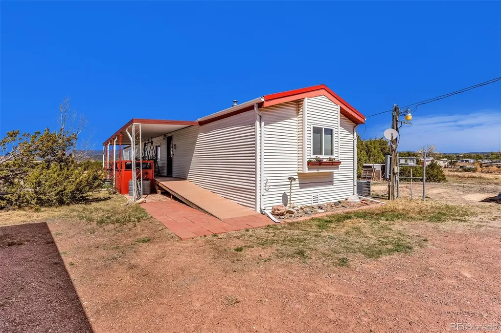 325 5th Street Penrose CO 81240