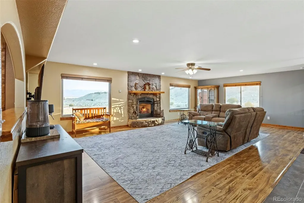 507 Van Egmond Drive Penrose CO 81240
