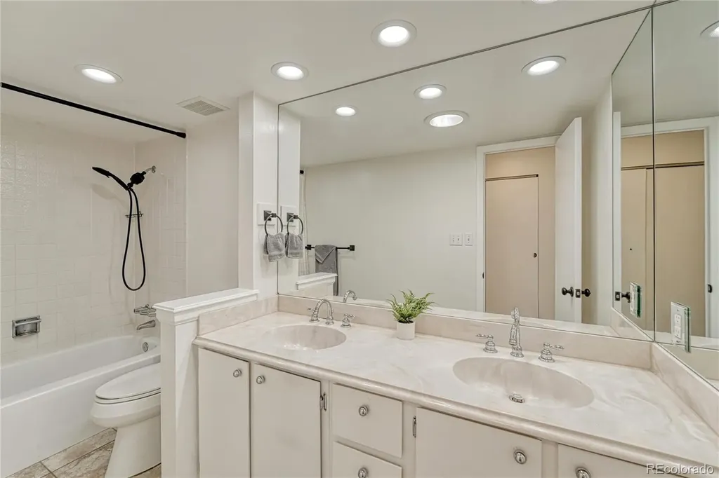 4250 S Olive Street Denver CO 80237
