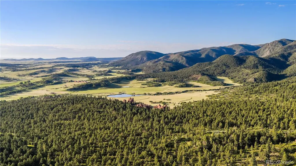 8125 Bannock Drive Larkspur CO 80118