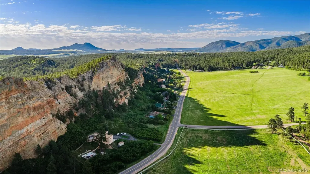 8125 Bannock Drive Larkspur CO 80118