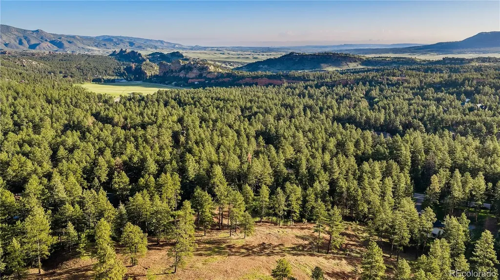 8125 Bannock Drive Larkspur CO 80118