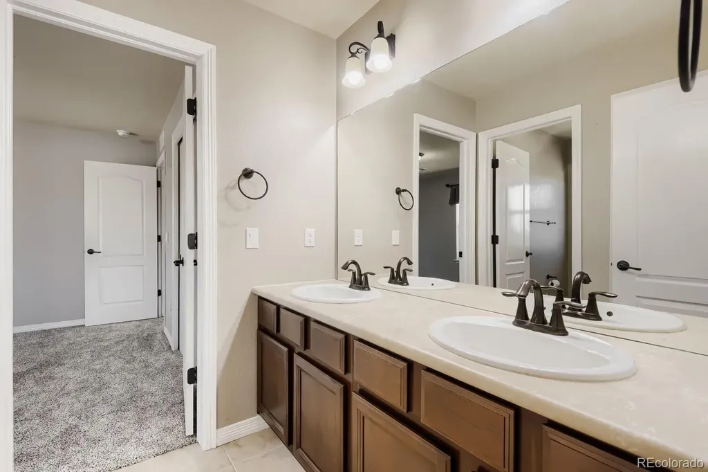 23763 E Eads Drive Aurora CO 80016