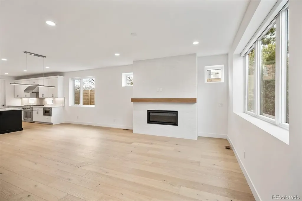 290 Monroe Street Denver CO 80206