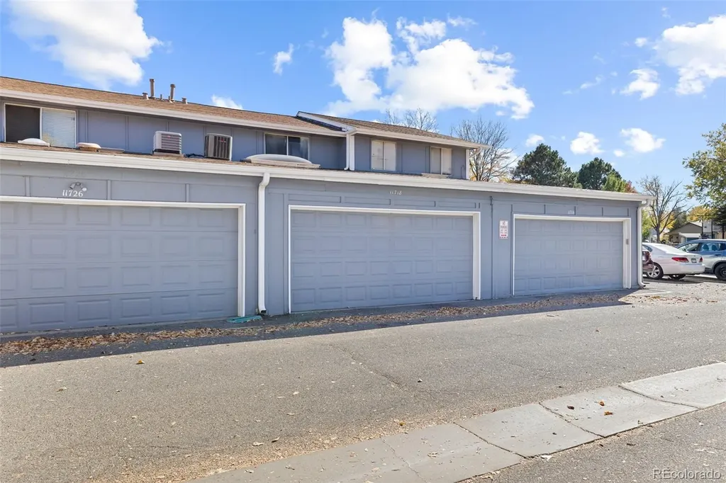 11718 E Canal Drive Aurora CO 80011