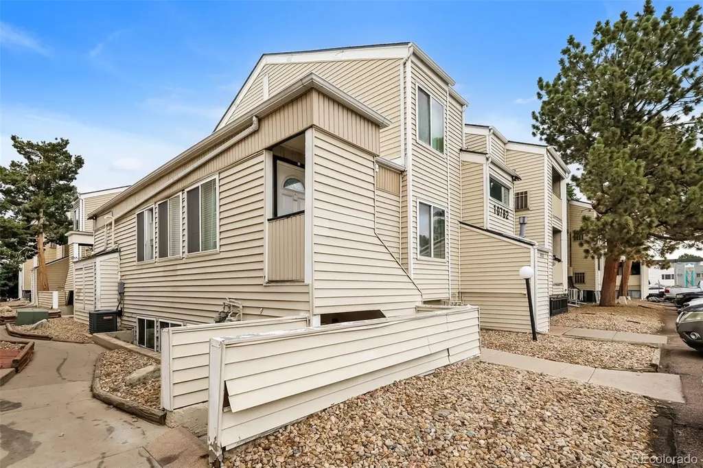 10782 E Exposition Avenue Aurora CO 80012