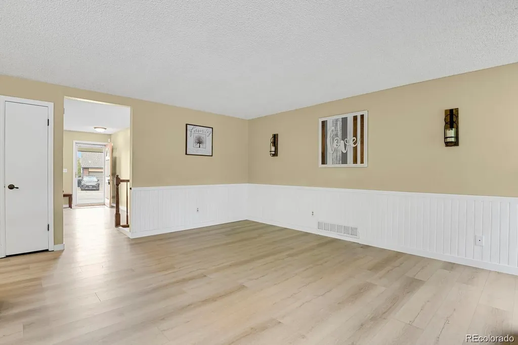 9749 W Fairview Avenue Littleton CO 80127