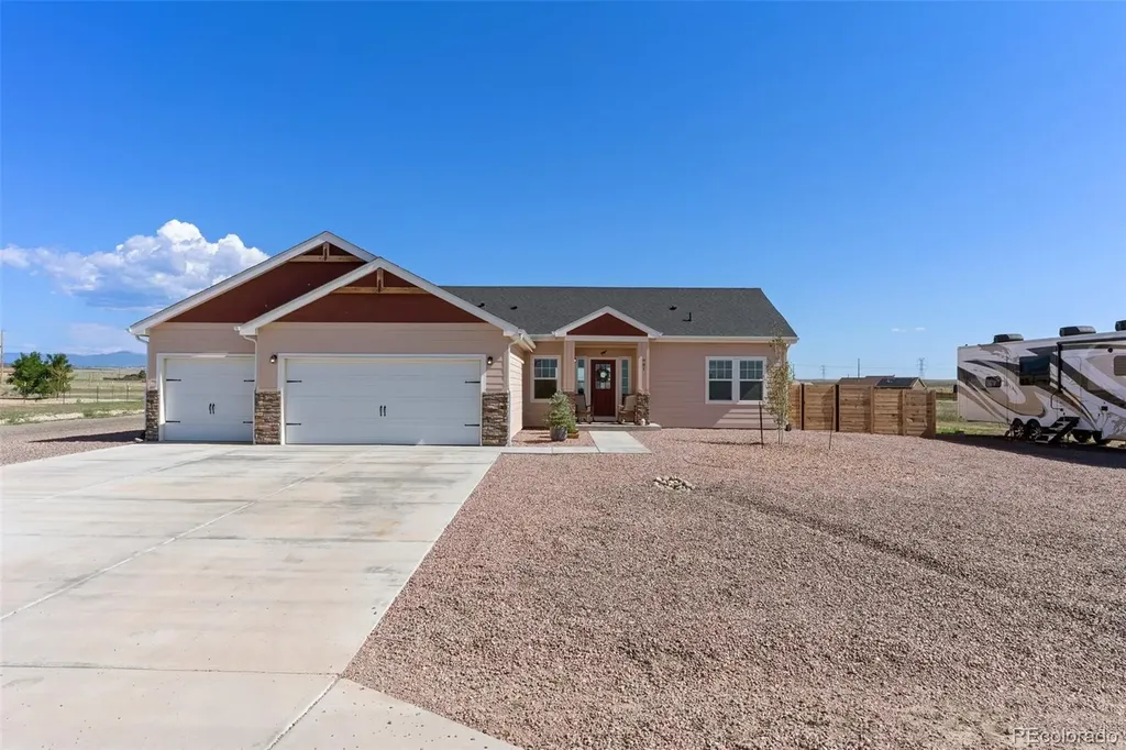 981 E Blackstone Drive Pueblo CO 81007