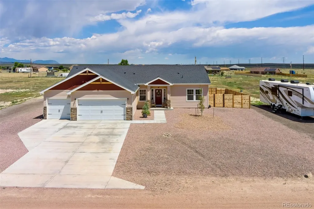 981 E Blackstone Drive Pueblo CO 81007