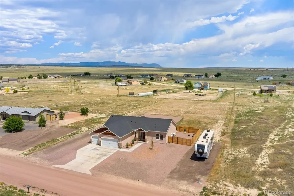 981 E Blackstone Drive Pueblo CO 81007
