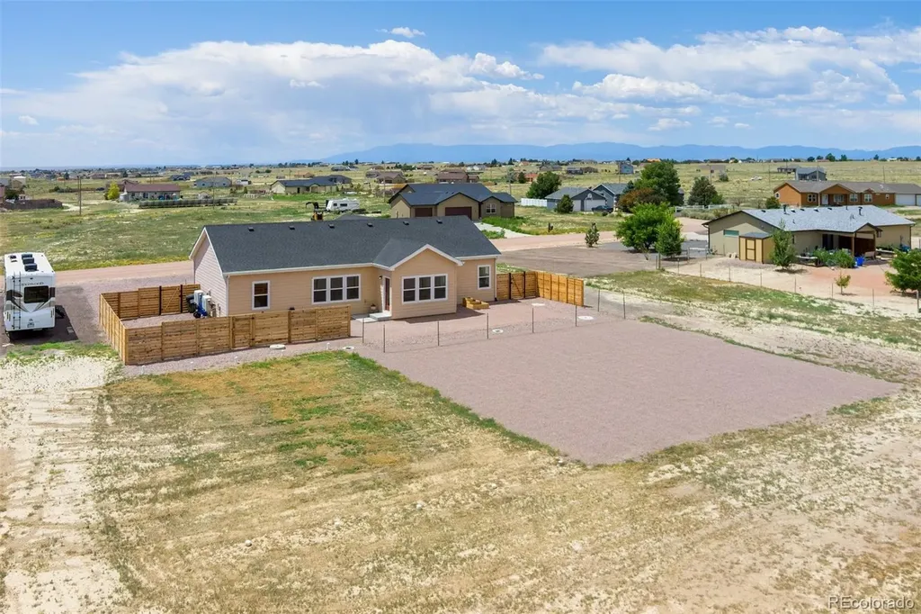 981 E Blackstone Drive Pueblo CO 81007