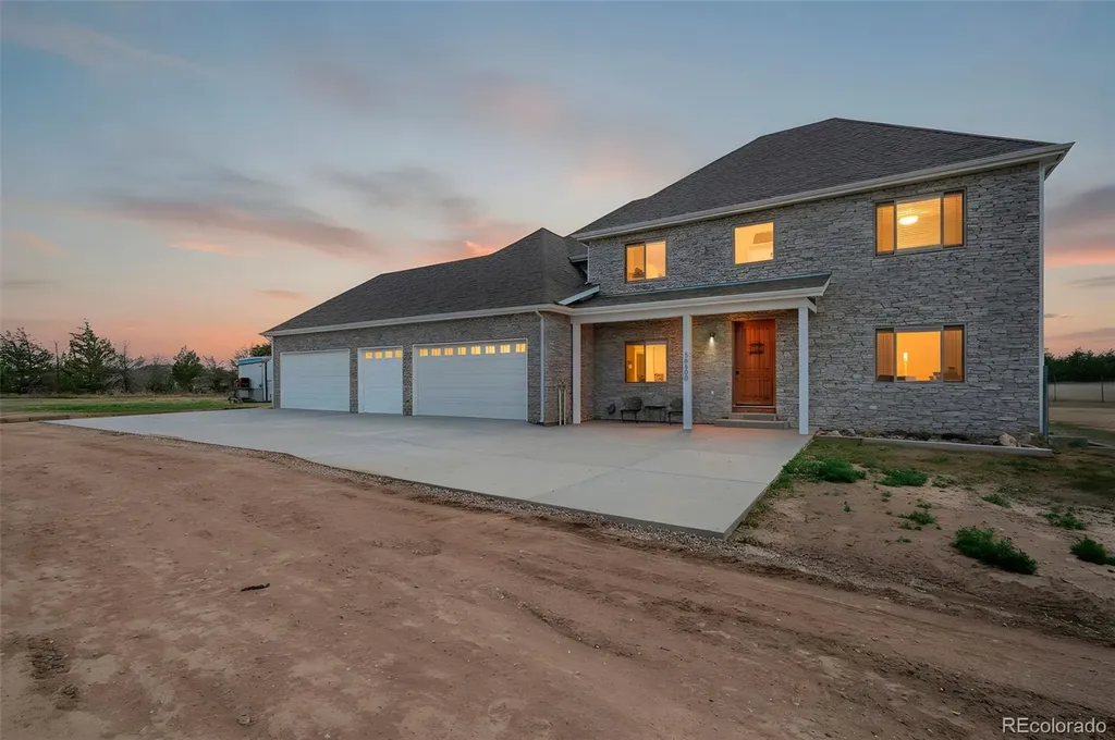 56600 E 30th Avenue Strasburg CO 80136