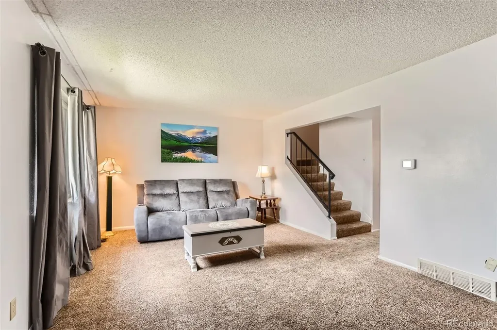 8613 Santa Fe Drive Thornton CO 80260