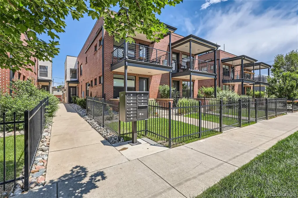 1424 Knox Court Denver CO 80204