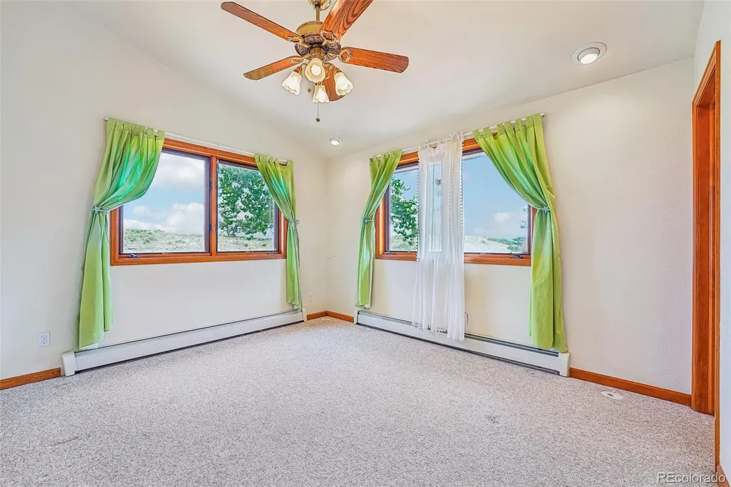 6915 Rabbit Mountain Road Longmont CO 80503