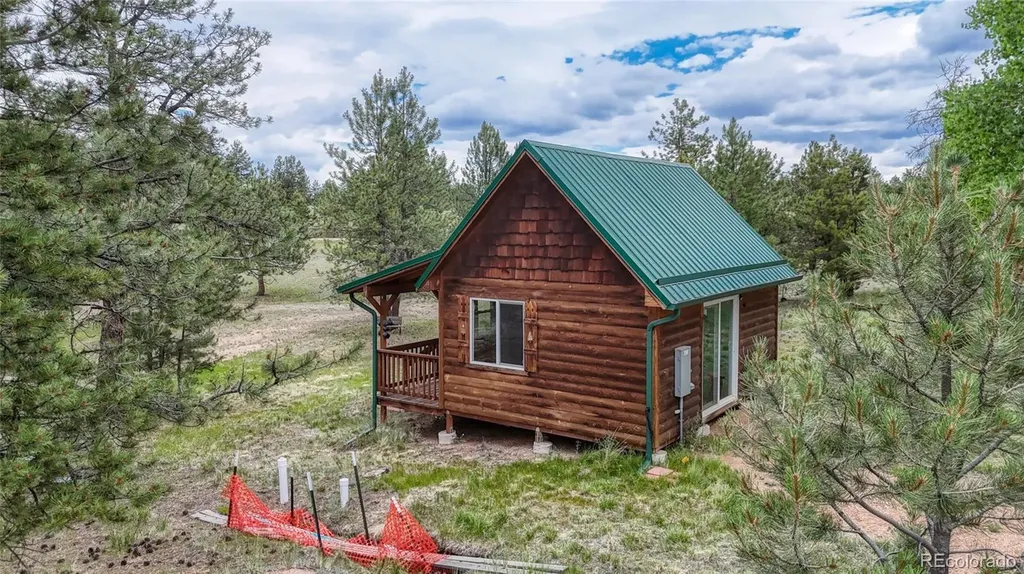 330 Arrowhead Dr Drive Florissant CO 80816