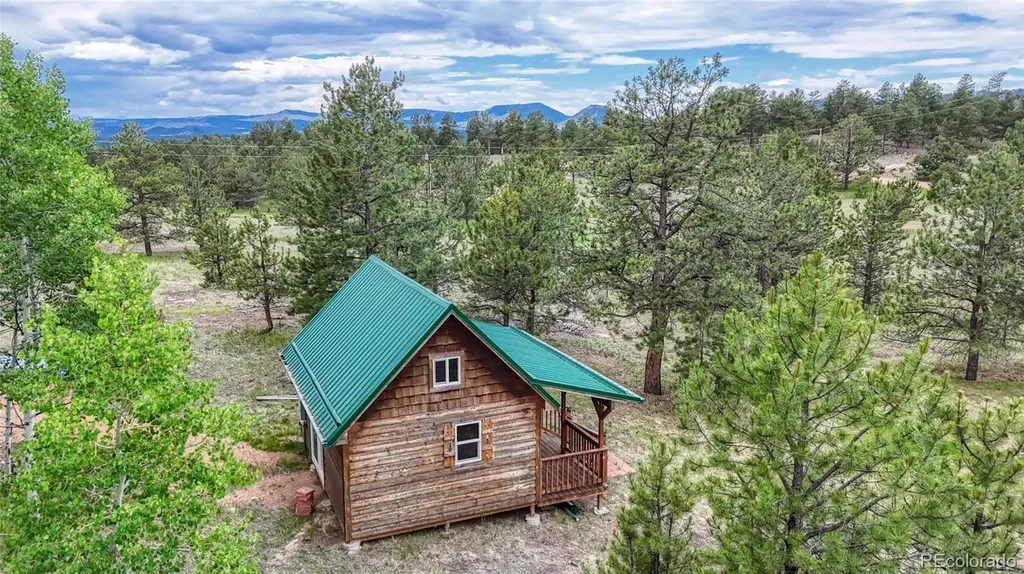 330 Arrowhead Dr Drive Florissant CO 80816