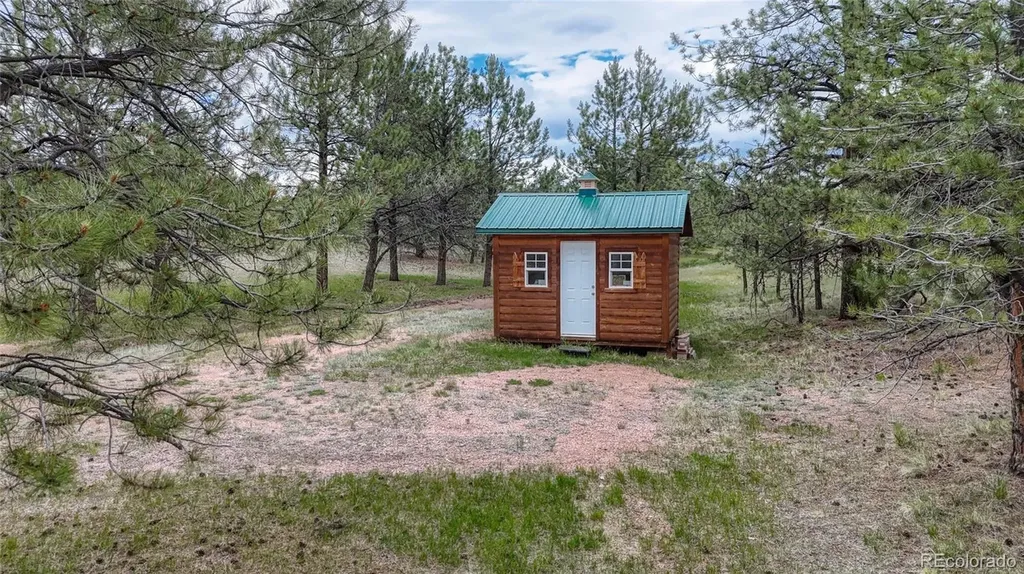330 Arrowhead Dr Drive Florissant CO 80816
