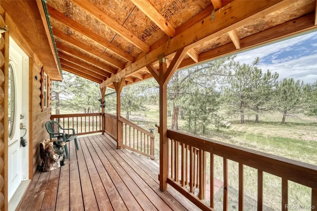 330 Arrowhead Dr Drive Florissant CO 80816