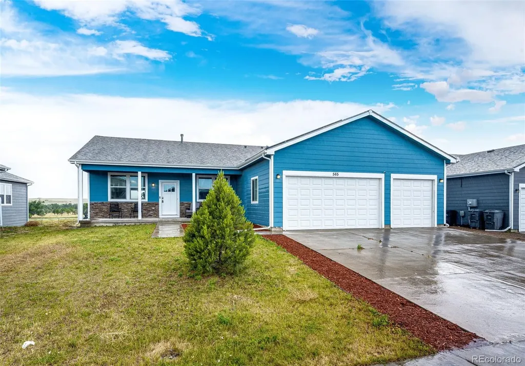 565 S 3rd Avenue Deer Trail CO 80105