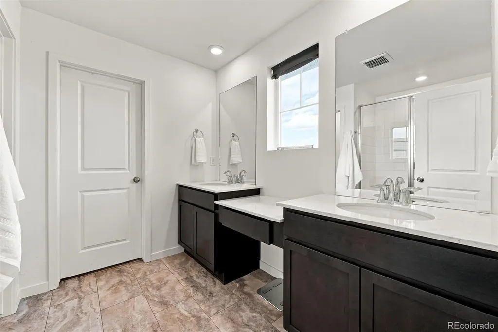 2144 S Fultondale Court Aurora CO 80018
