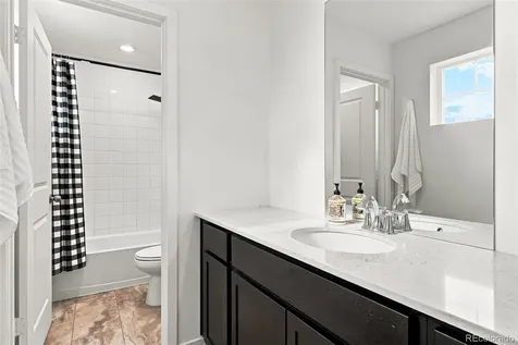 2144 S Fultondale Court Aurora CO 80018