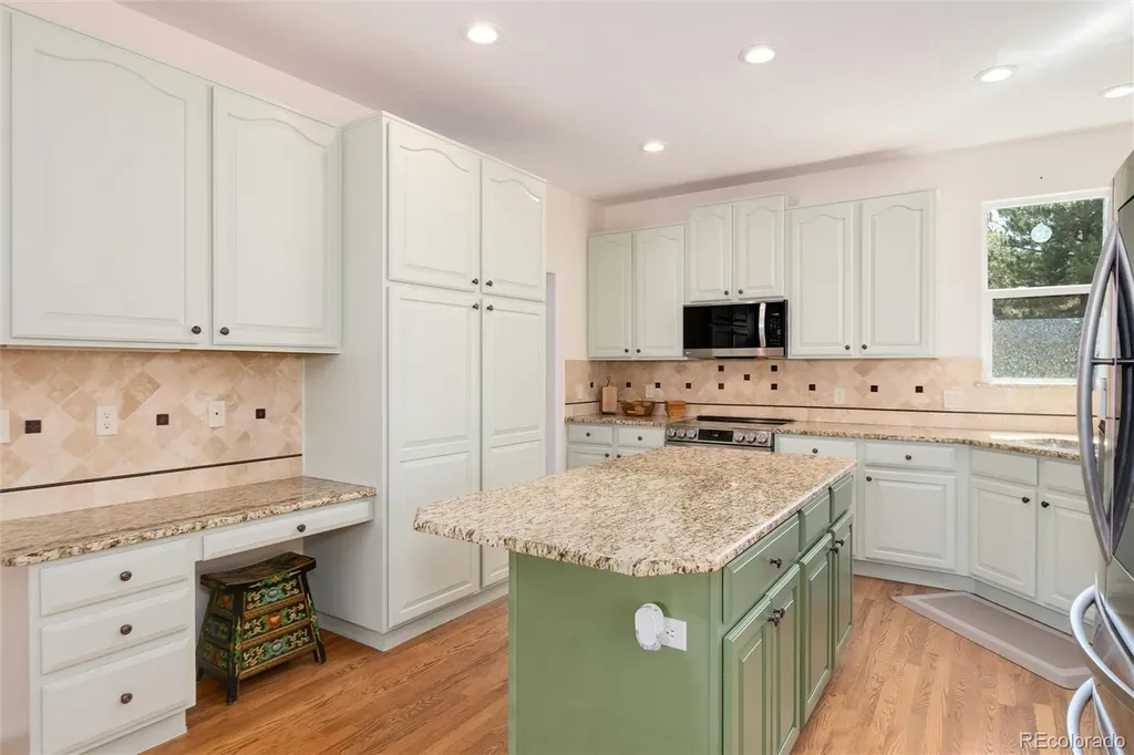 752 Hughes Lane Littleton CO 80126