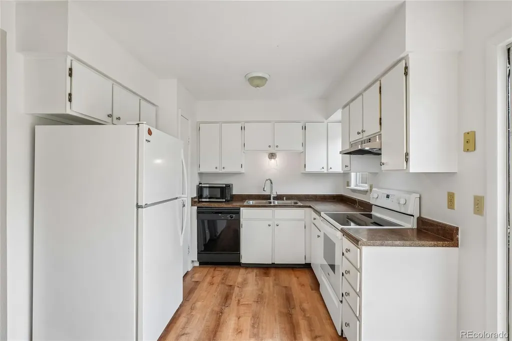 5043 E Weaver Place Centennial CO 80121