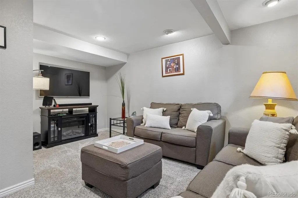 1843 S Glencoe Street Denver CO 80222