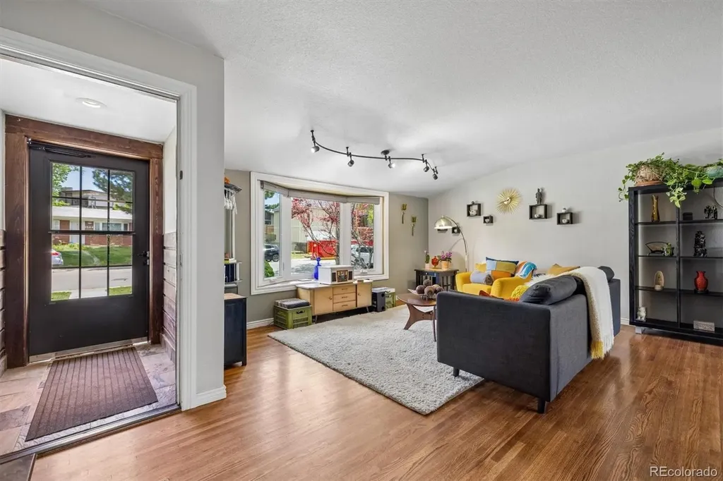 1843 S Glencoe Street Denver CO 80222