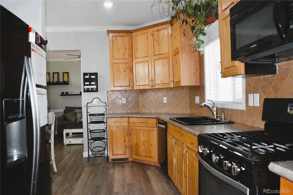 304 Barnard Court Longmont CO 80501