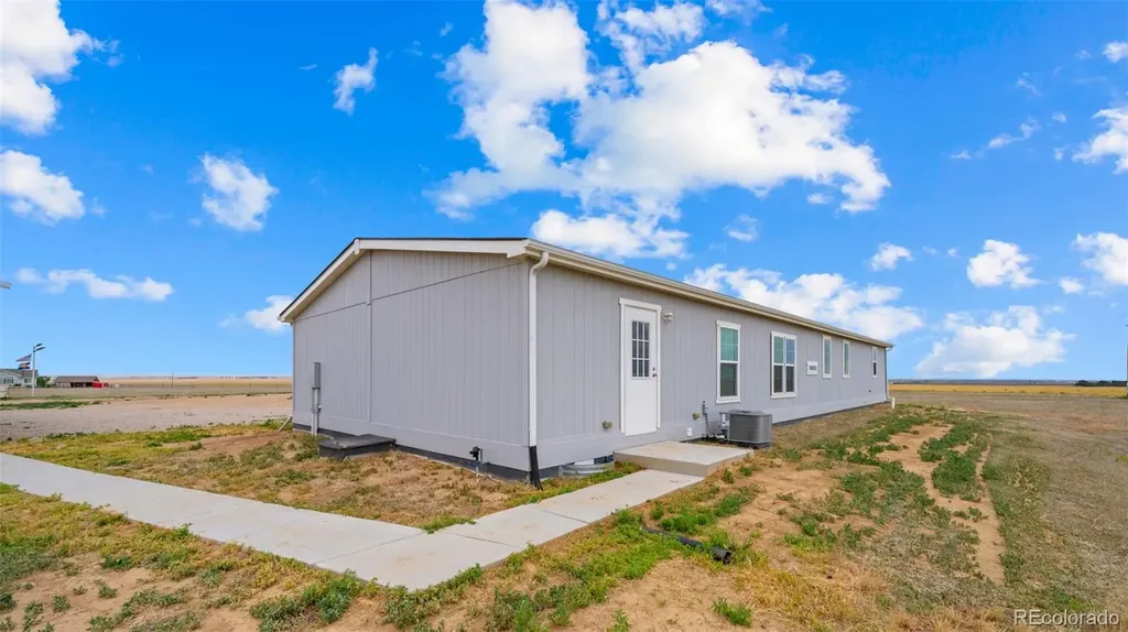 5676 County Road 77 Roggen CO 80652