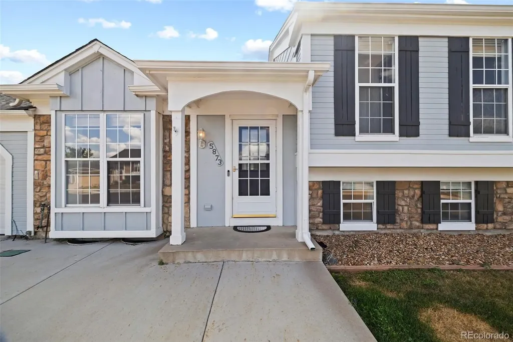 5873 S Nepal Street Aurora CO 80015