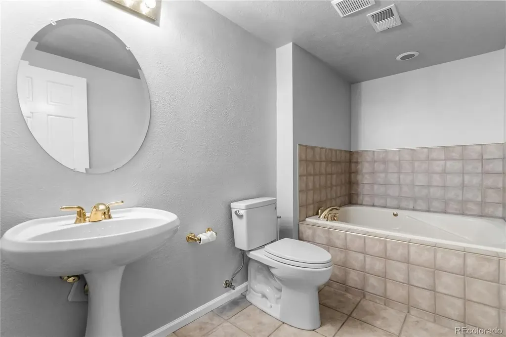 10084 W Geddes Circle Littleton CO 80127