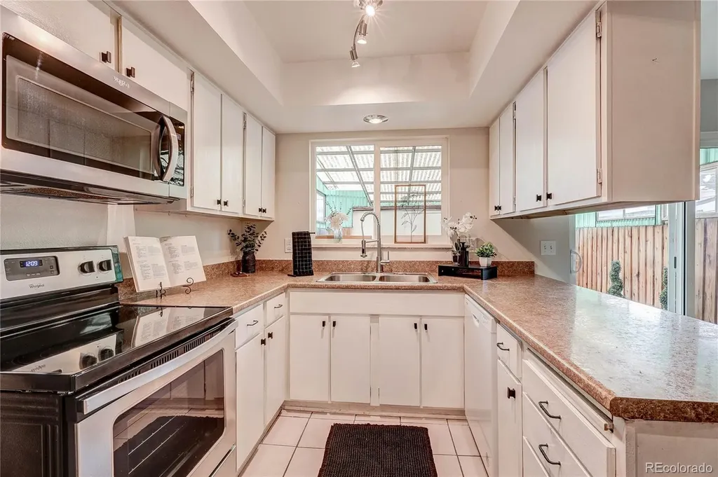 582 S Xenon Court Lakewood CO 80228