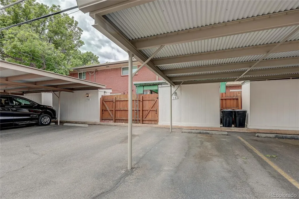582 S Xenon Court Lakewood CO 80228