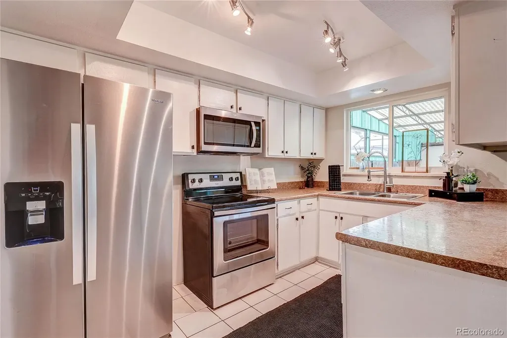 582 S Xenon Court Lakewood CO 80228