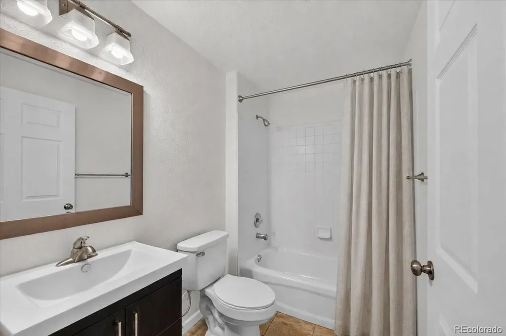2122 S Fulton Circle Aurora CO 80247