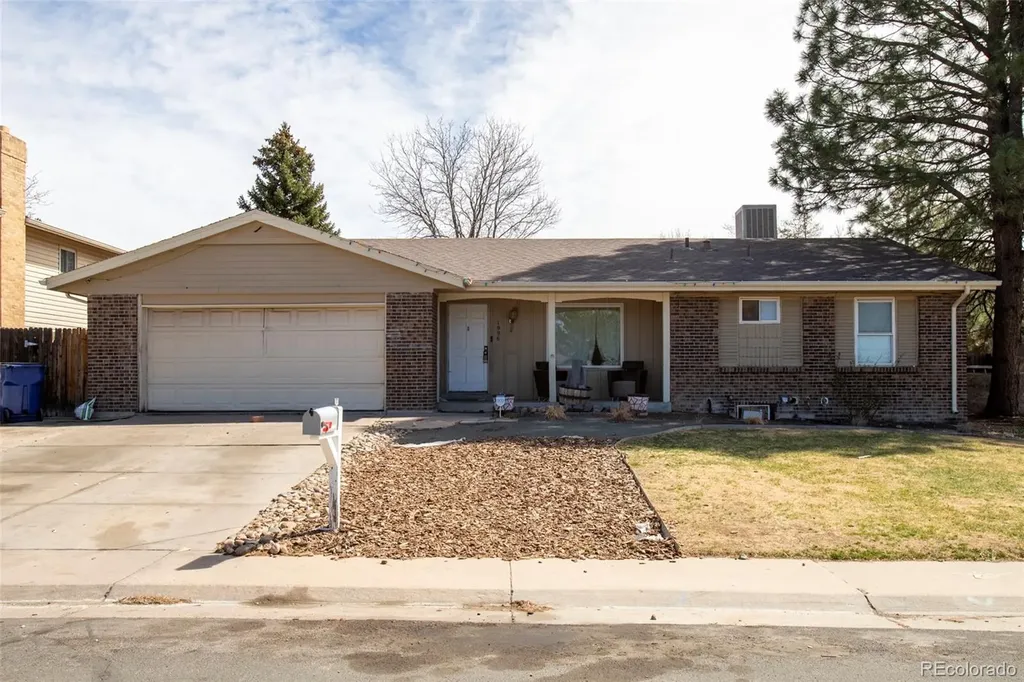 1996 S Olathe Street Aurora CO 80013