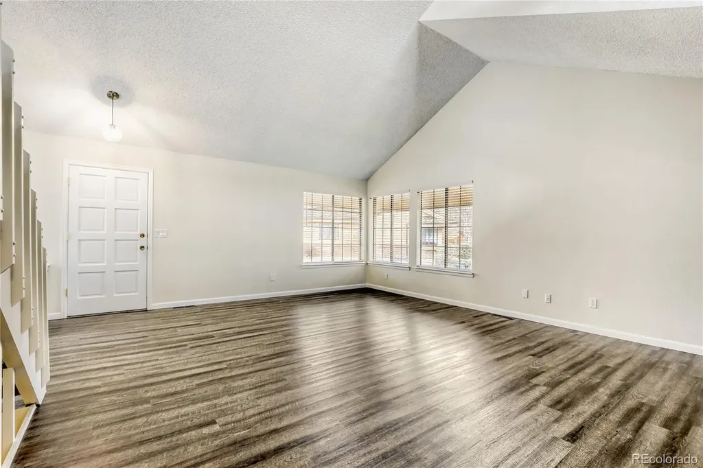 204 S Eagle Circle Aurora CO 80012