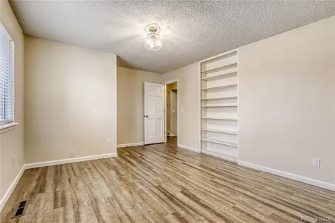 204 S Eagle Circle Aurora CO 80012