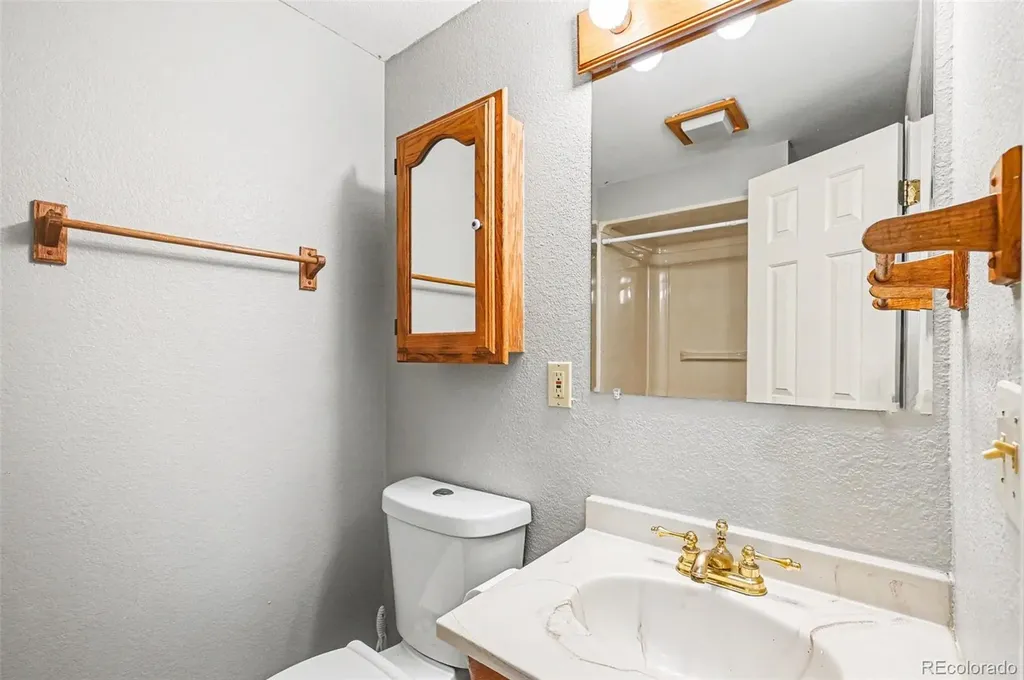 10455 Ellison Place Littleton CO 80125