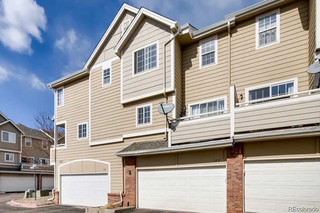 1387 S Danube Court Aurora CO 80017