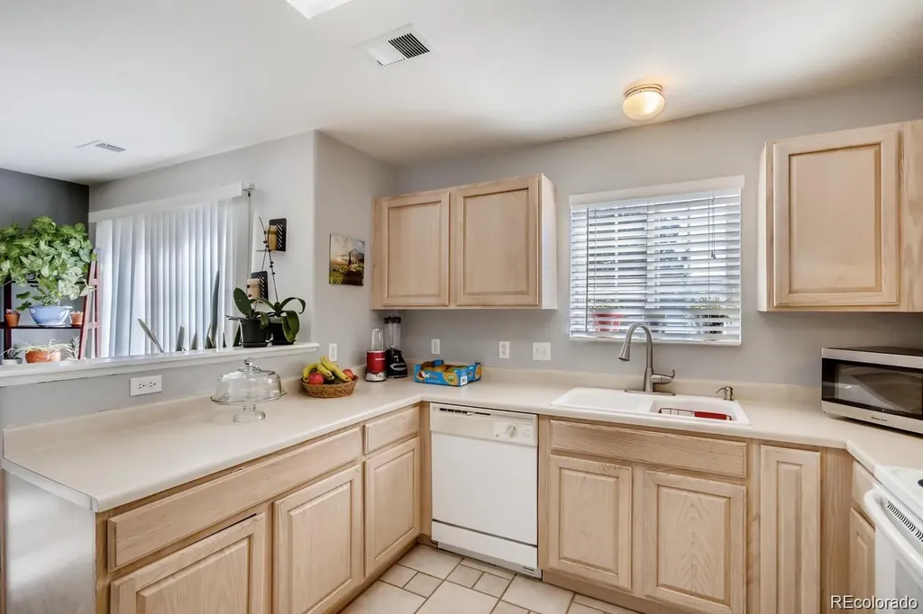 1387 S Danube Court Aurora CO 80017