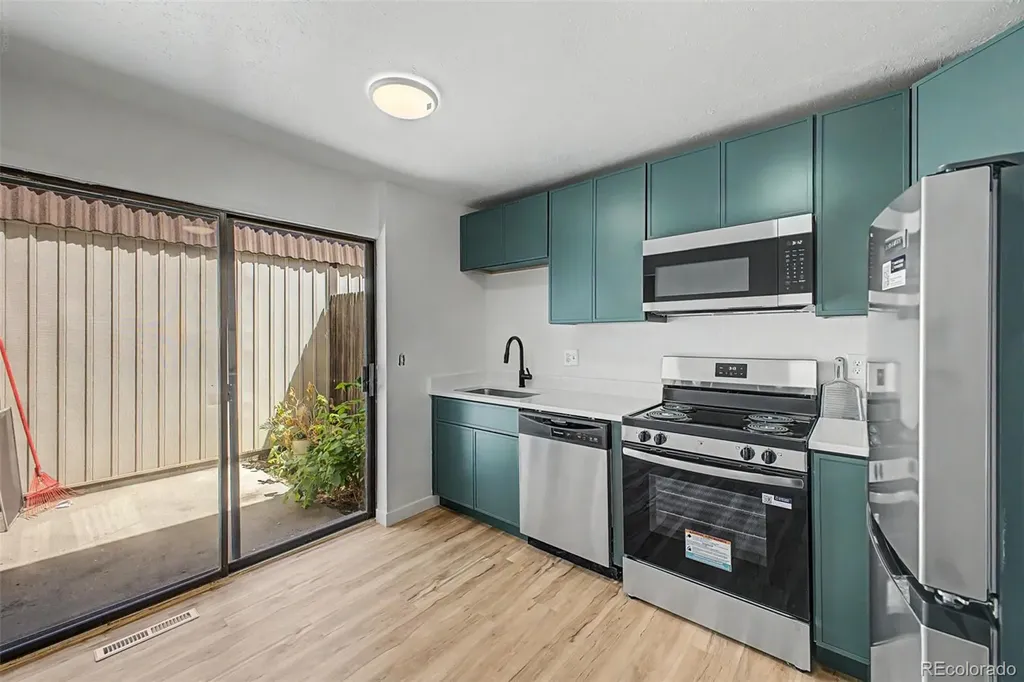 1866 S Hoyt Street Lakewood CO 80232