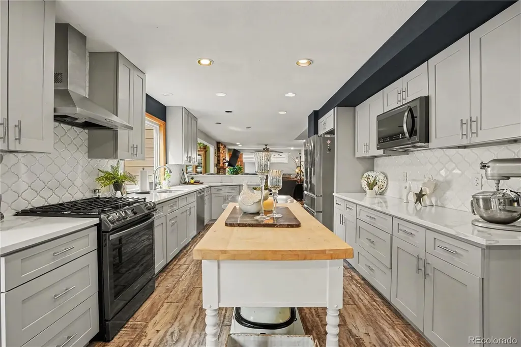 17651 E Crestridge Avenue Aurora CO 80015
