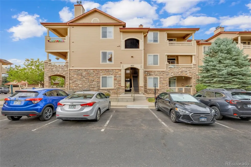 9557 W San Juan Circle Littleton CO 80128